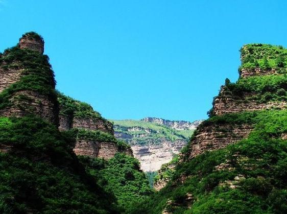 夏日避暑好去处,两座山之间的秘境